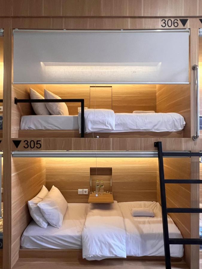 Sleep Studio Hotel City Center Сурабая Екстер'єр фото